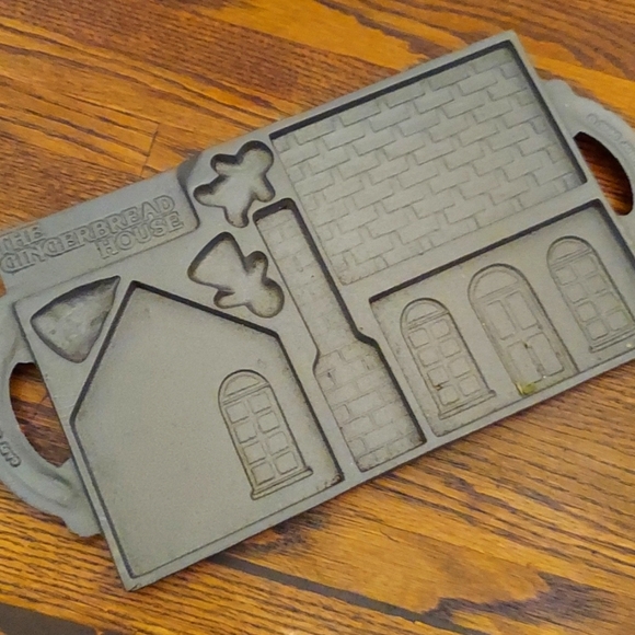 john wright Holiday Vintage John Wright Gingerbread House Cast Iron